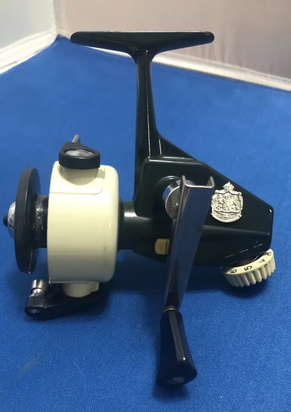 Cardinal 4 fishing reel In Box NICE! – Marine Reuse